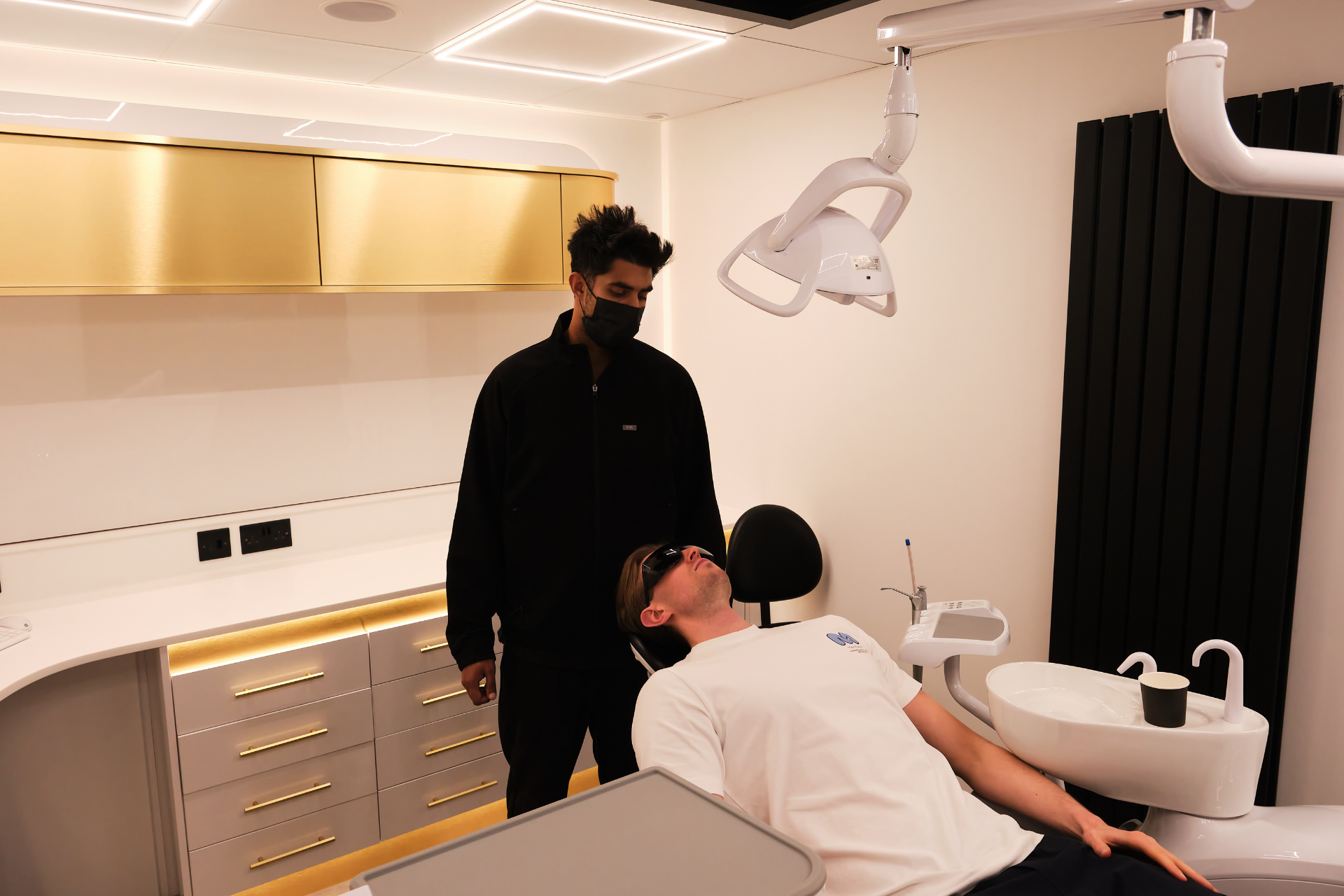 Diagnosis and local anaesthetic before root canal